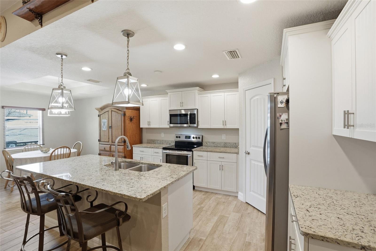ROTONDA LAKES - Residential