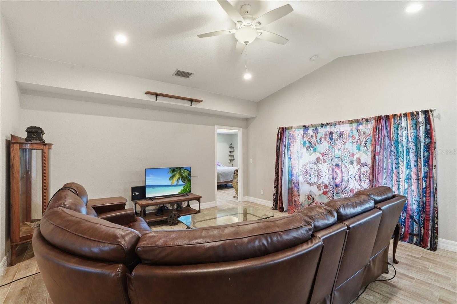 ROTONDA LAKES - Residential