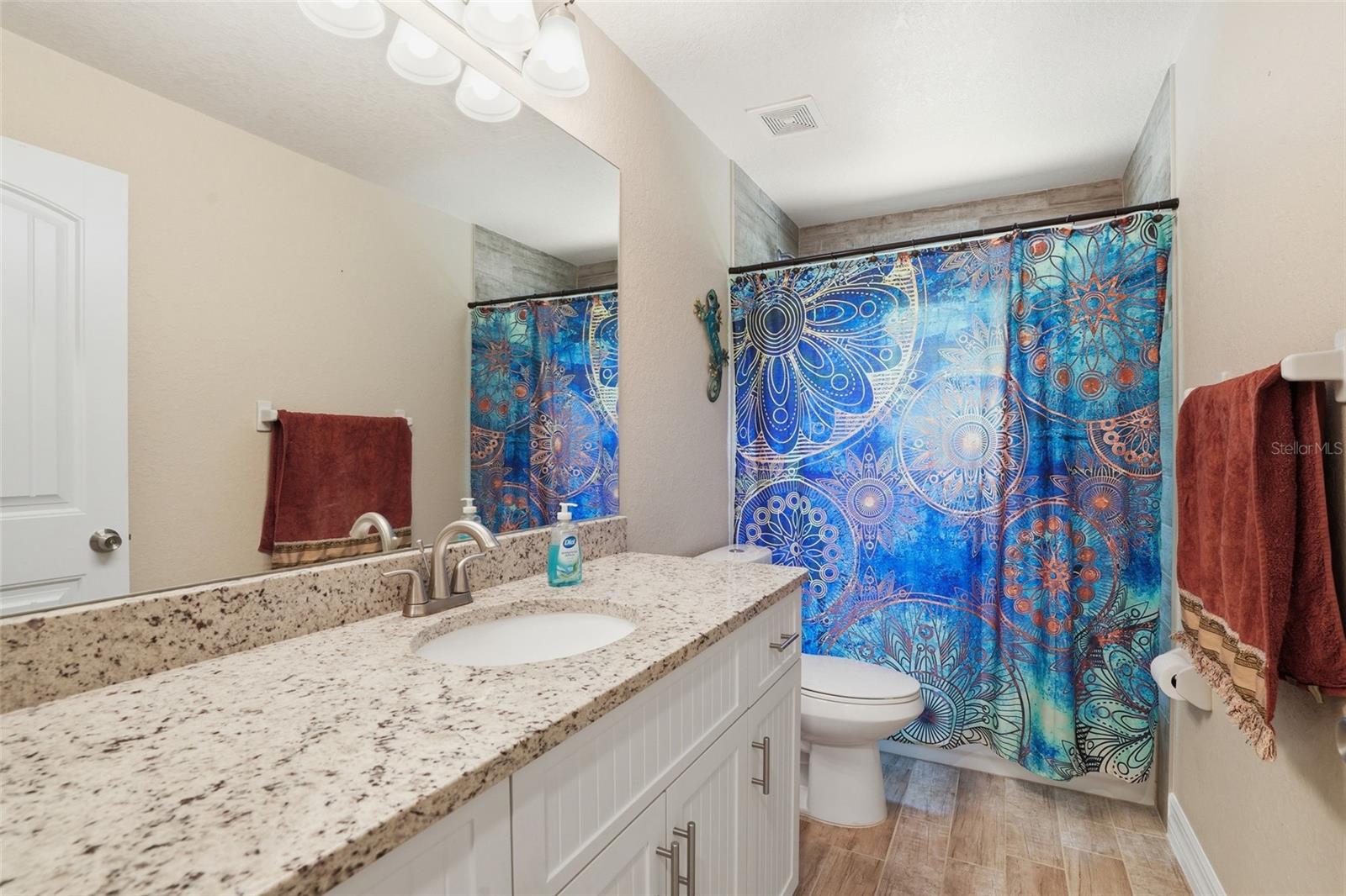 ROTONDA LAKES - Residential