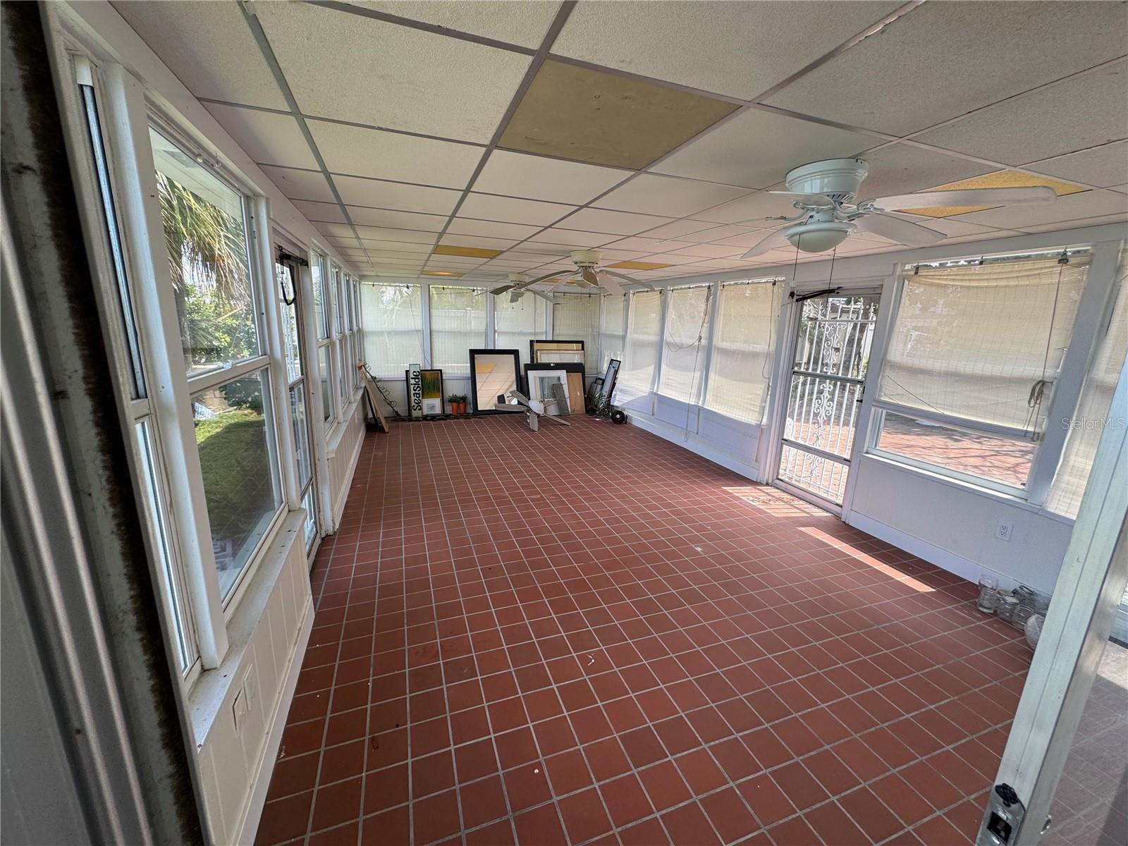 BAYSIDE SUB - Residential Lease