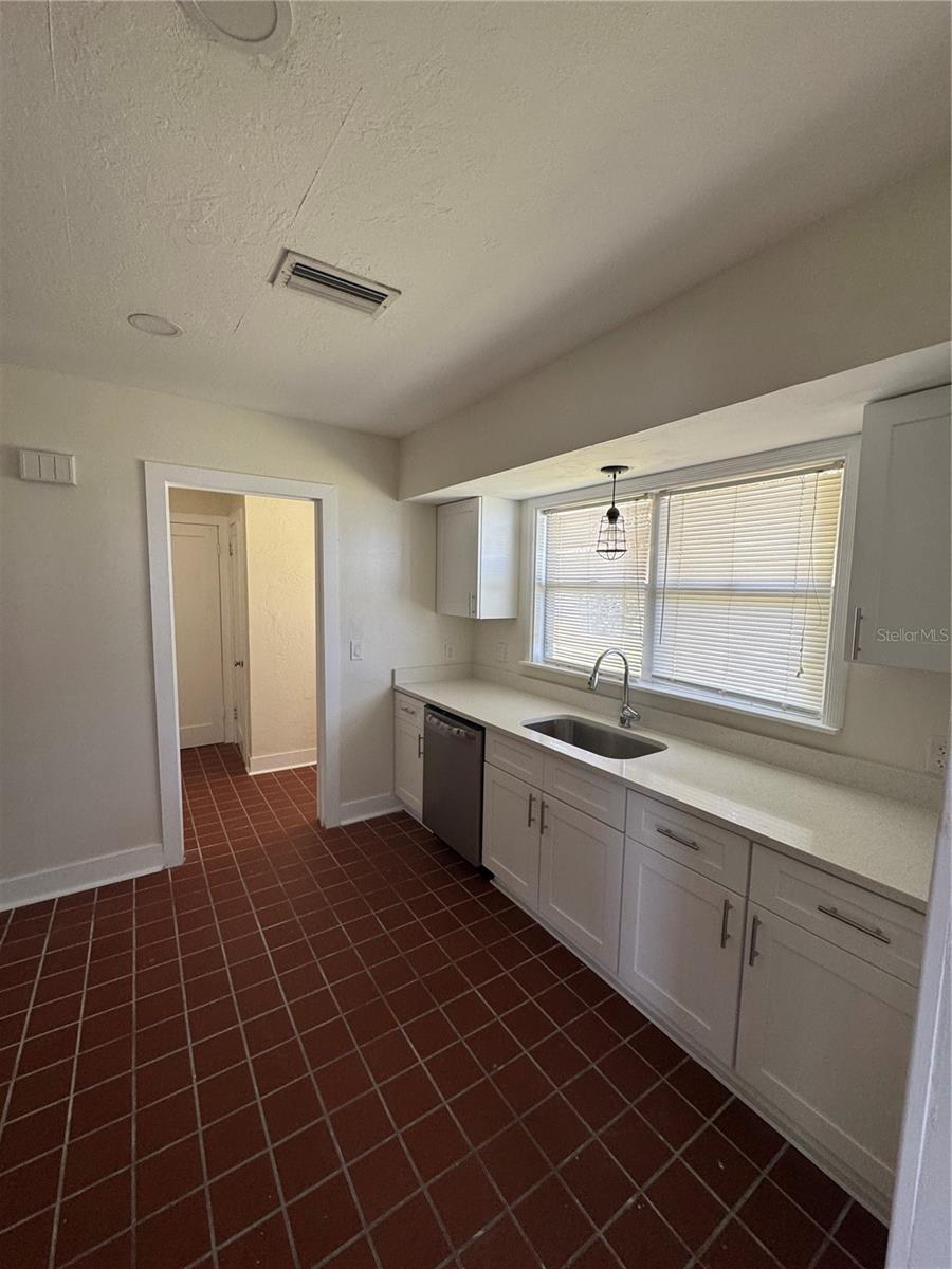 BAYSIDE SUB - Residential Lease