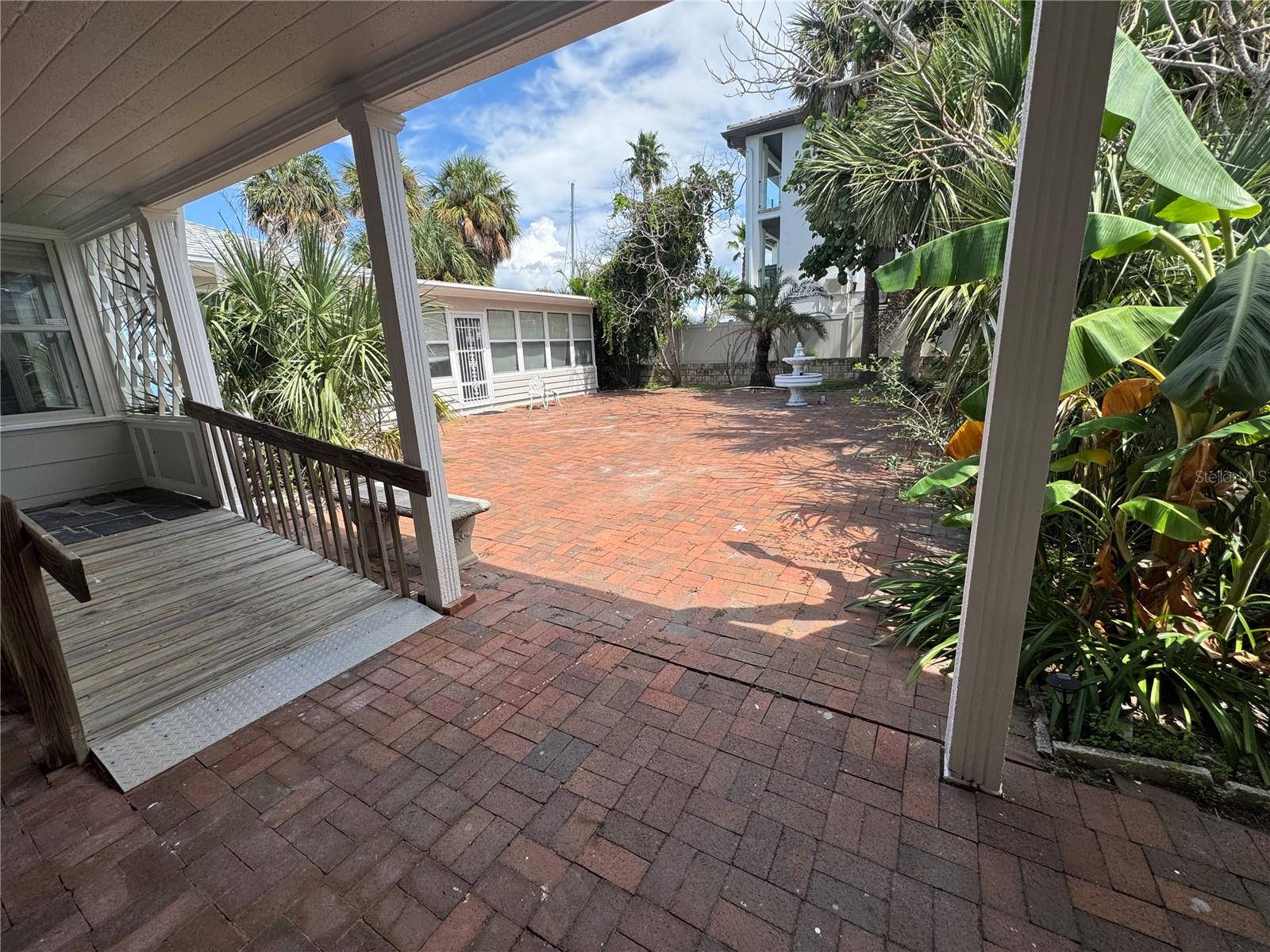 BAYSIDE SUB - Residential Lease