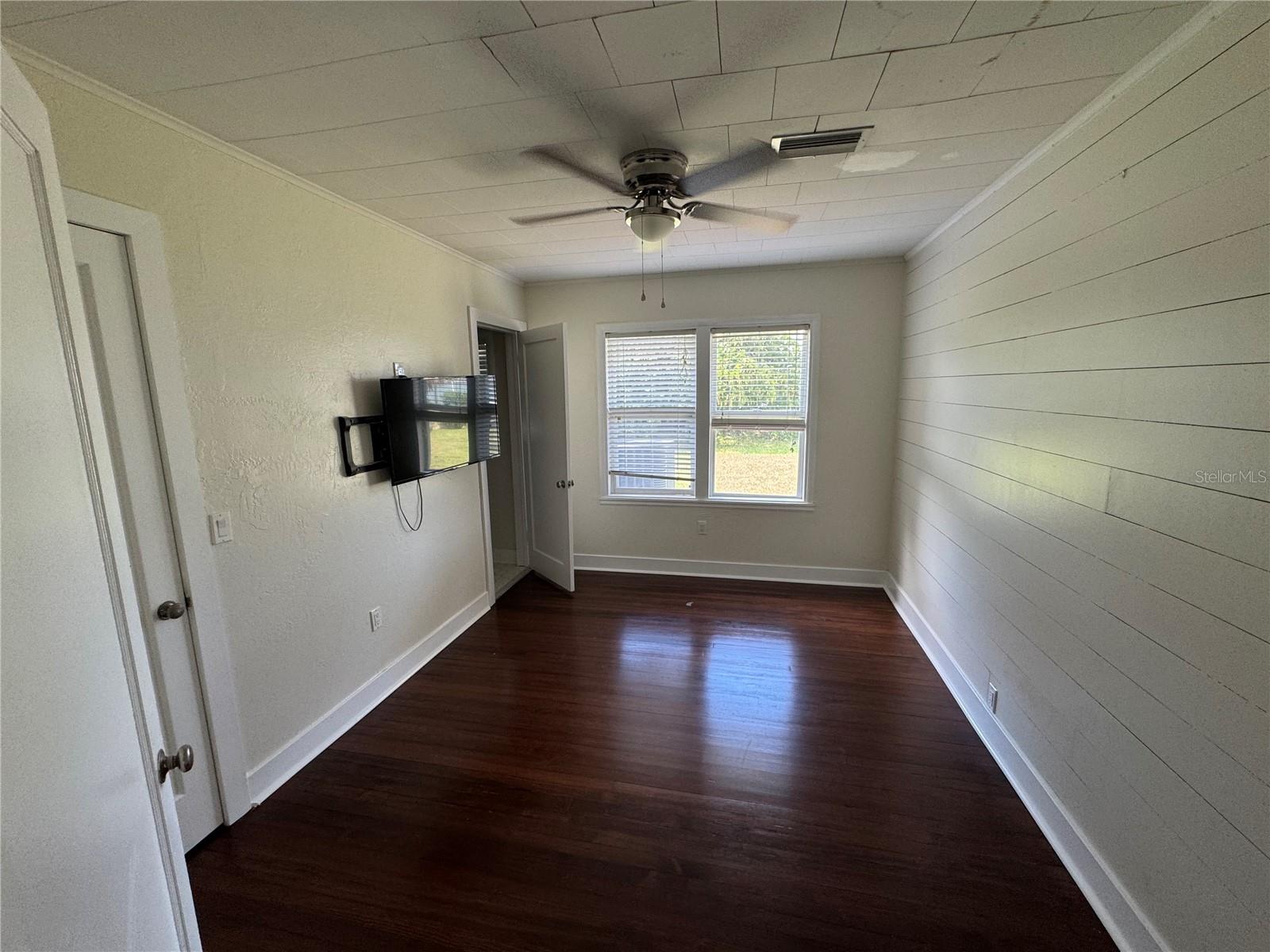 BAYSIDE SUB - Residential Lease