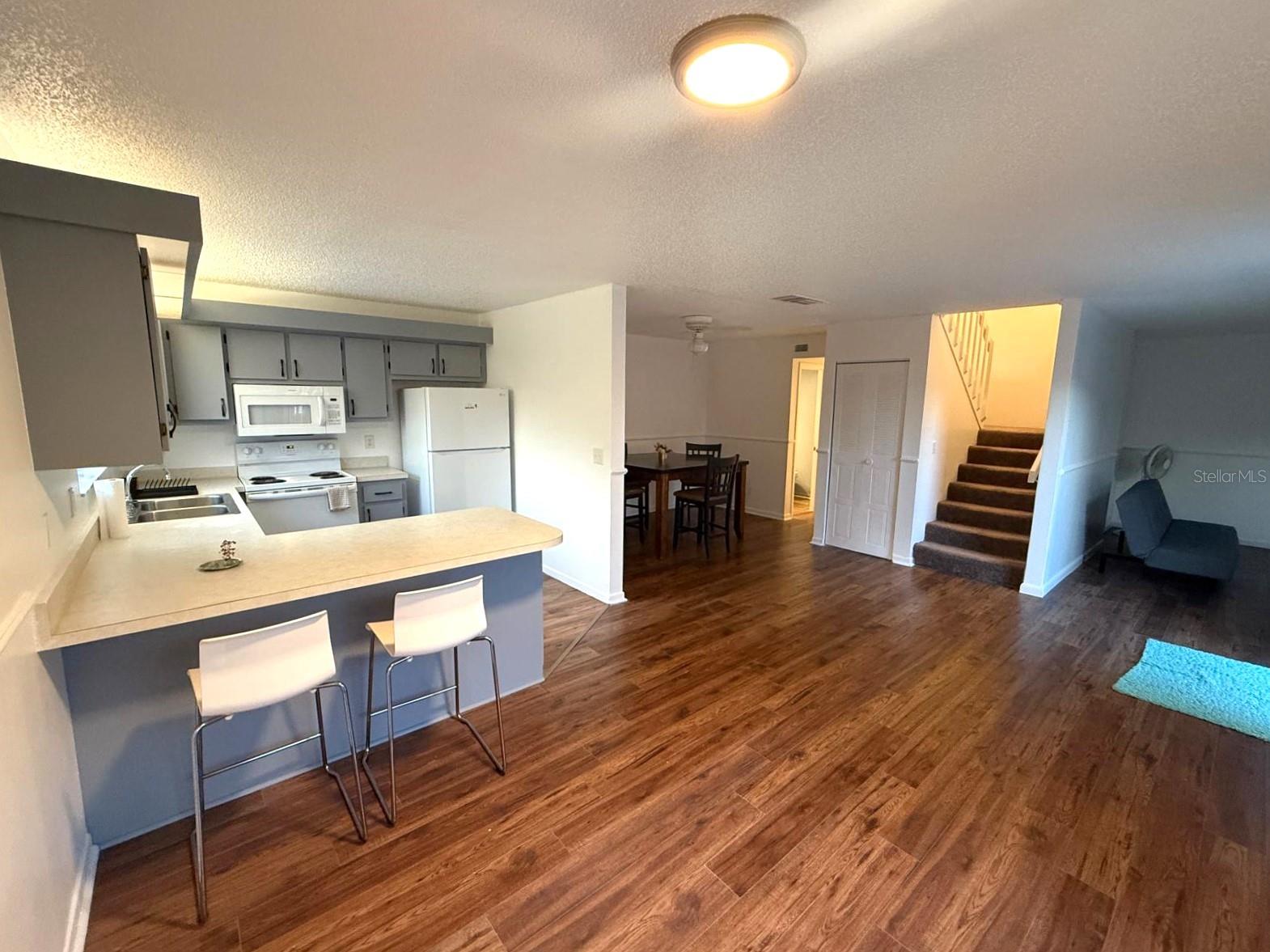 1406 PARK SHORE CIRCLE 3