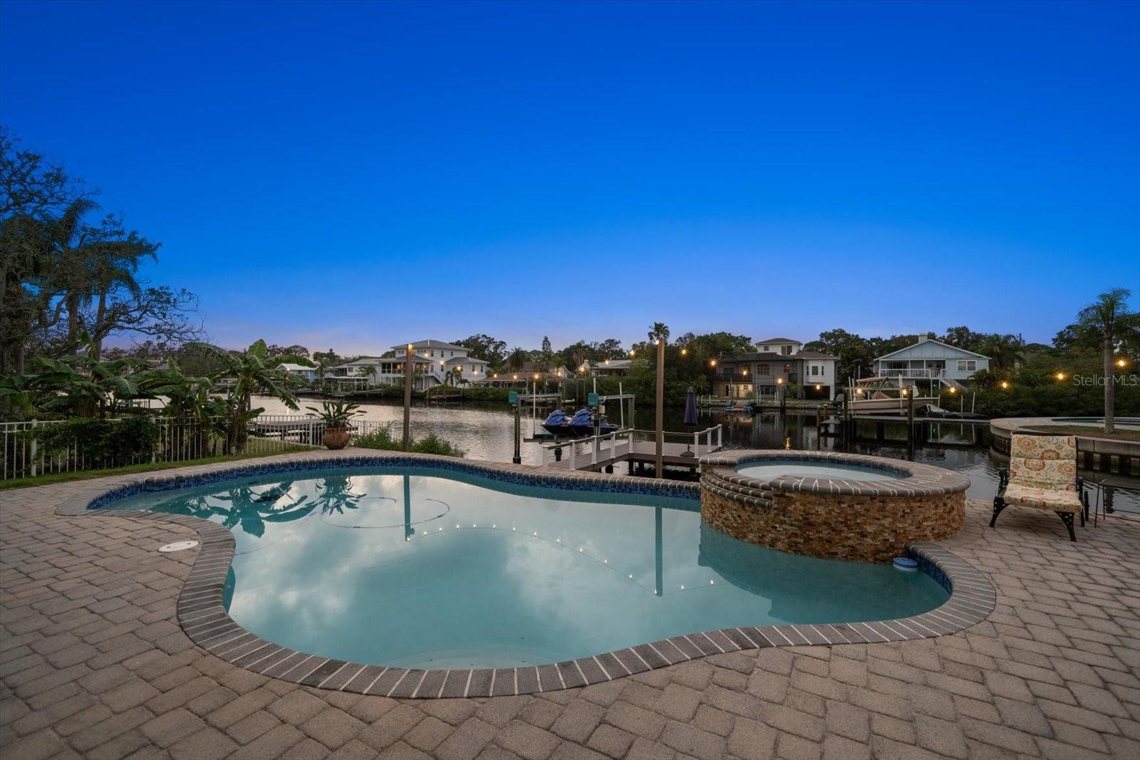 316 HILLPOINT DRIVE