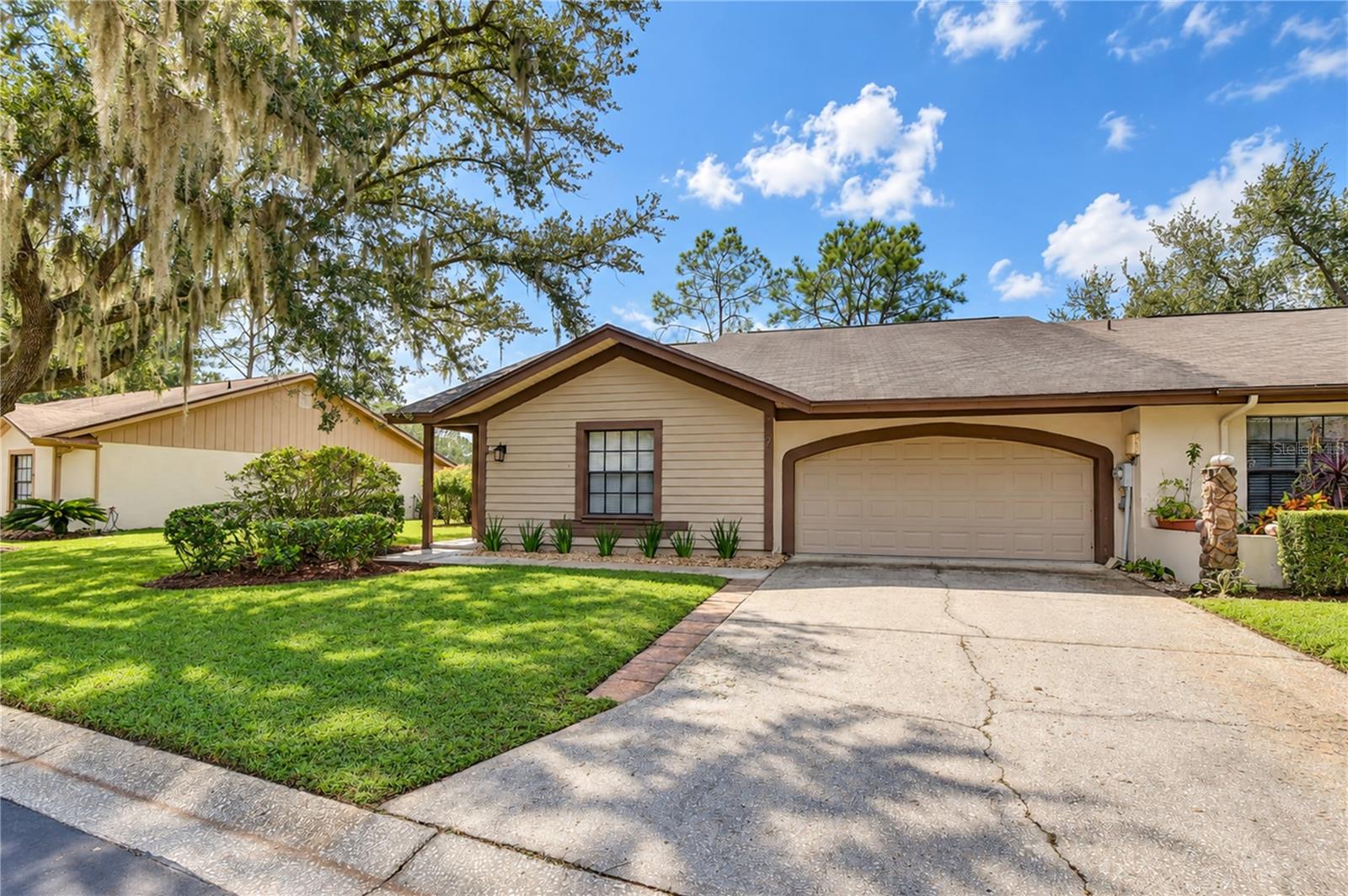 3942 SHORESIDE CIRCLE