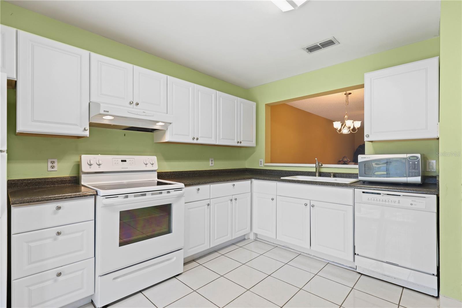 FAIRCREST III A CONDO - Residential Lease