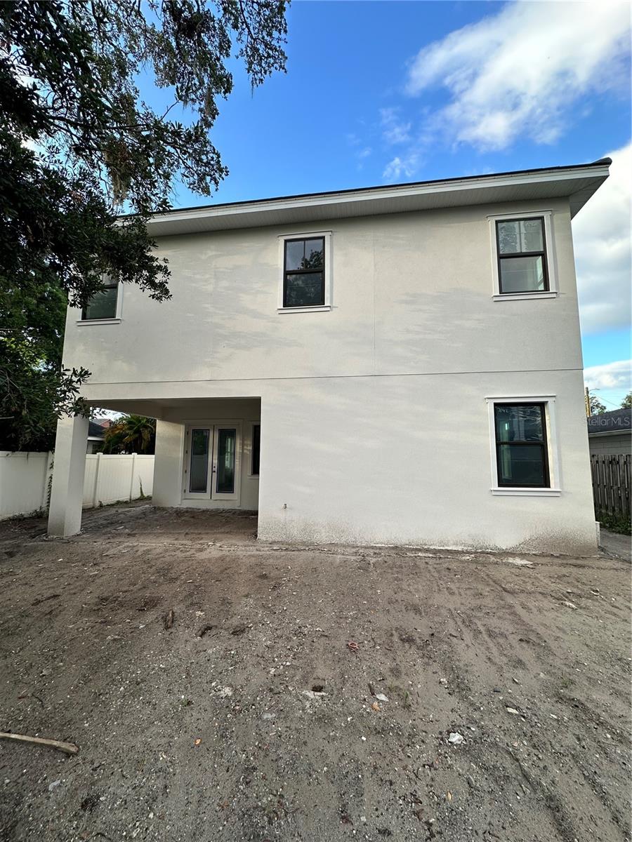 318 W PARK AVENUE