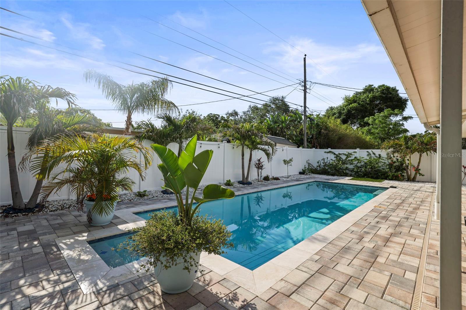 DUNEDIN ISLES ESTATES 1ST ADD - Residential