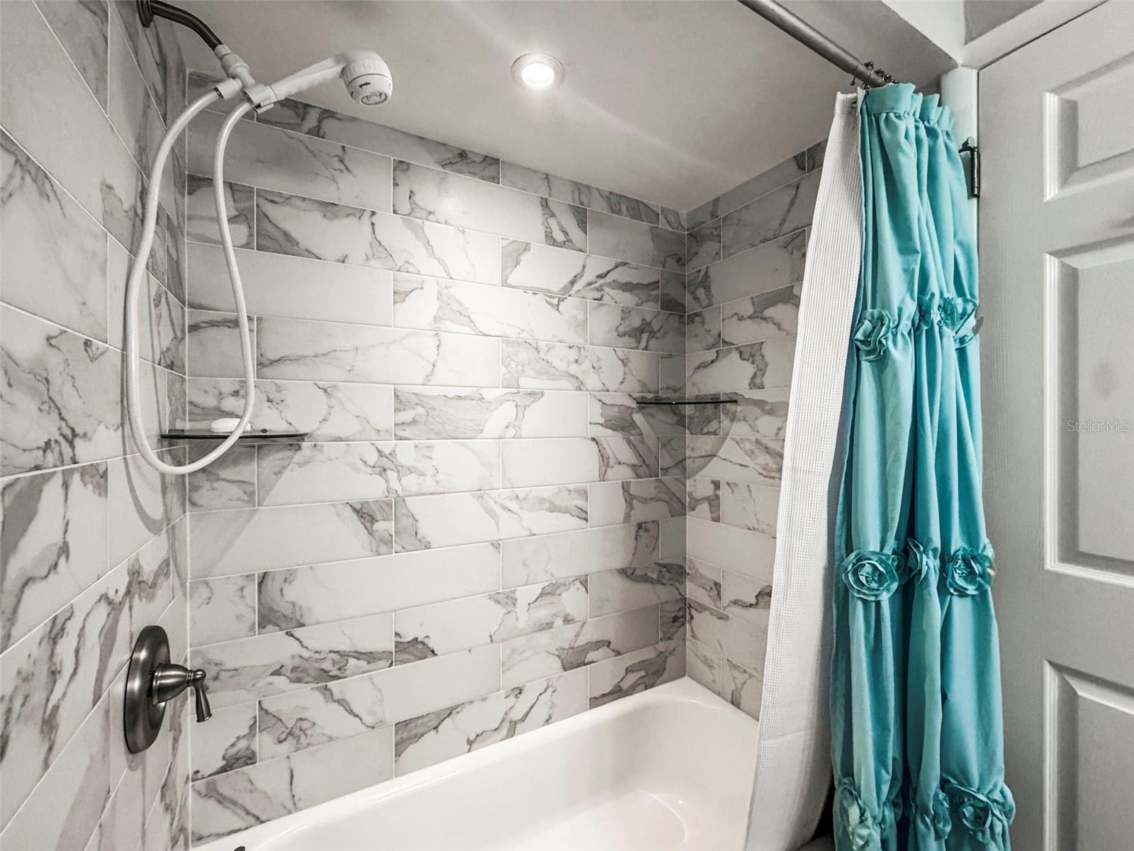 DUNEDIN ISLES ESTATES 1ST ADD - Residential