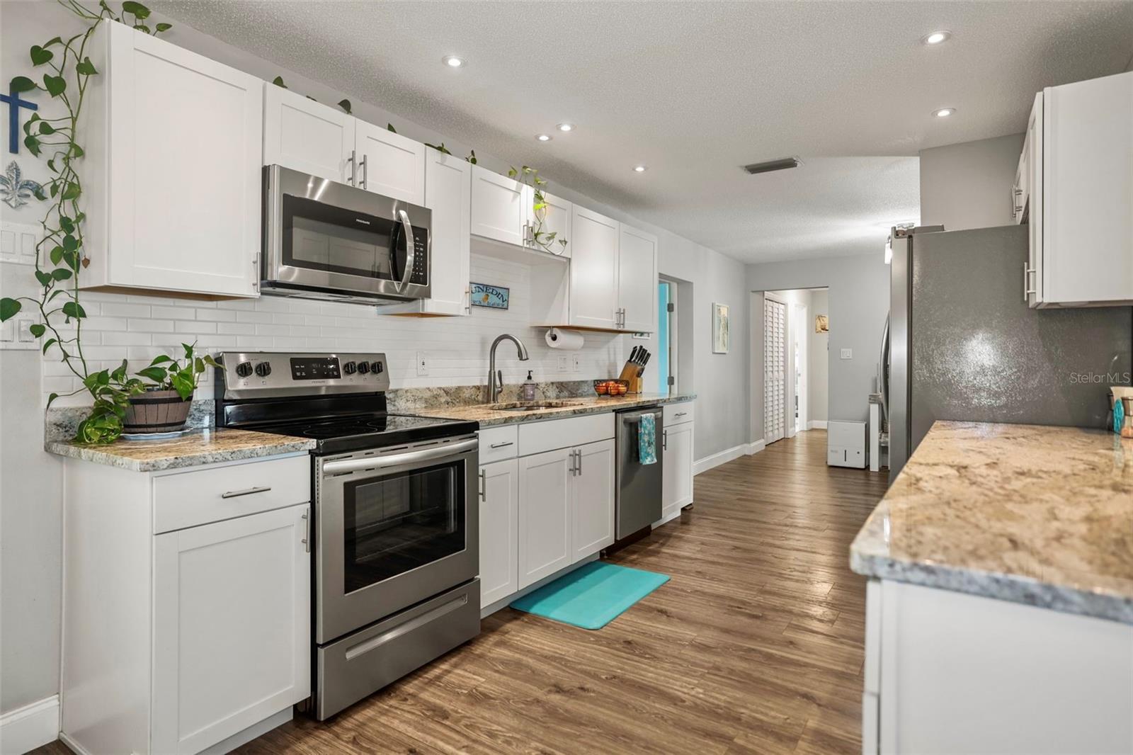 DUNEDIN ISLES ESTATES 1ST ADD - Residential