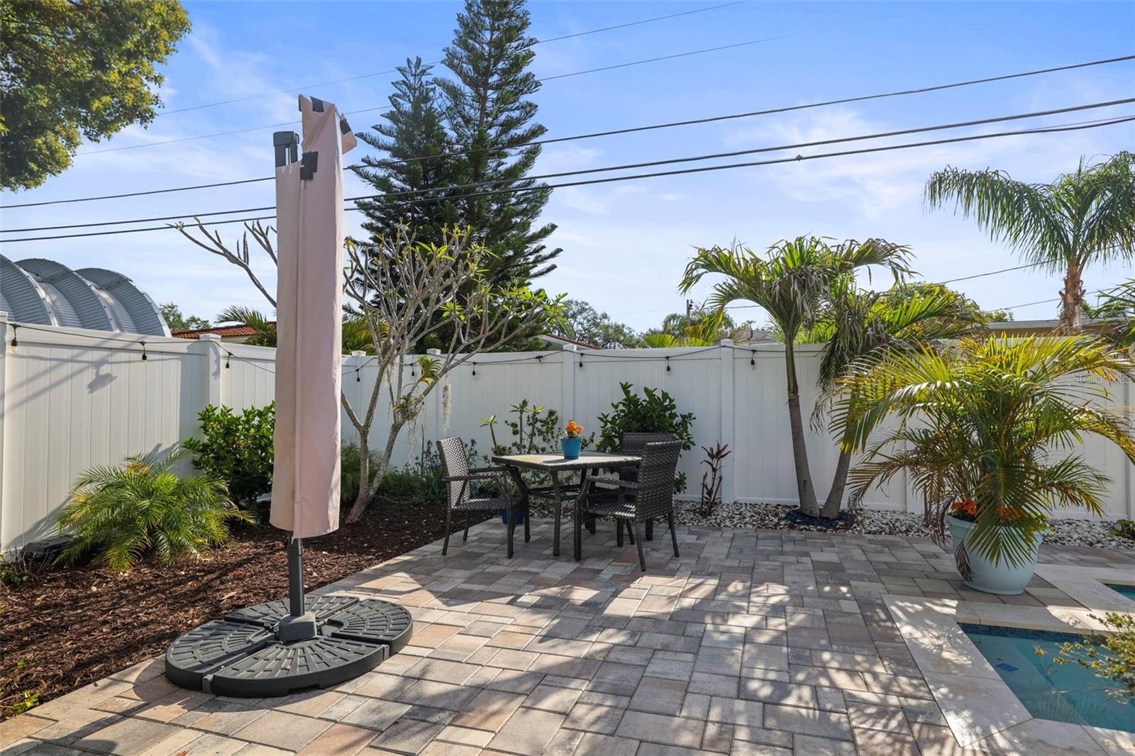 DUNEDIN ISLES ESTATES 1ST ADD - Residential