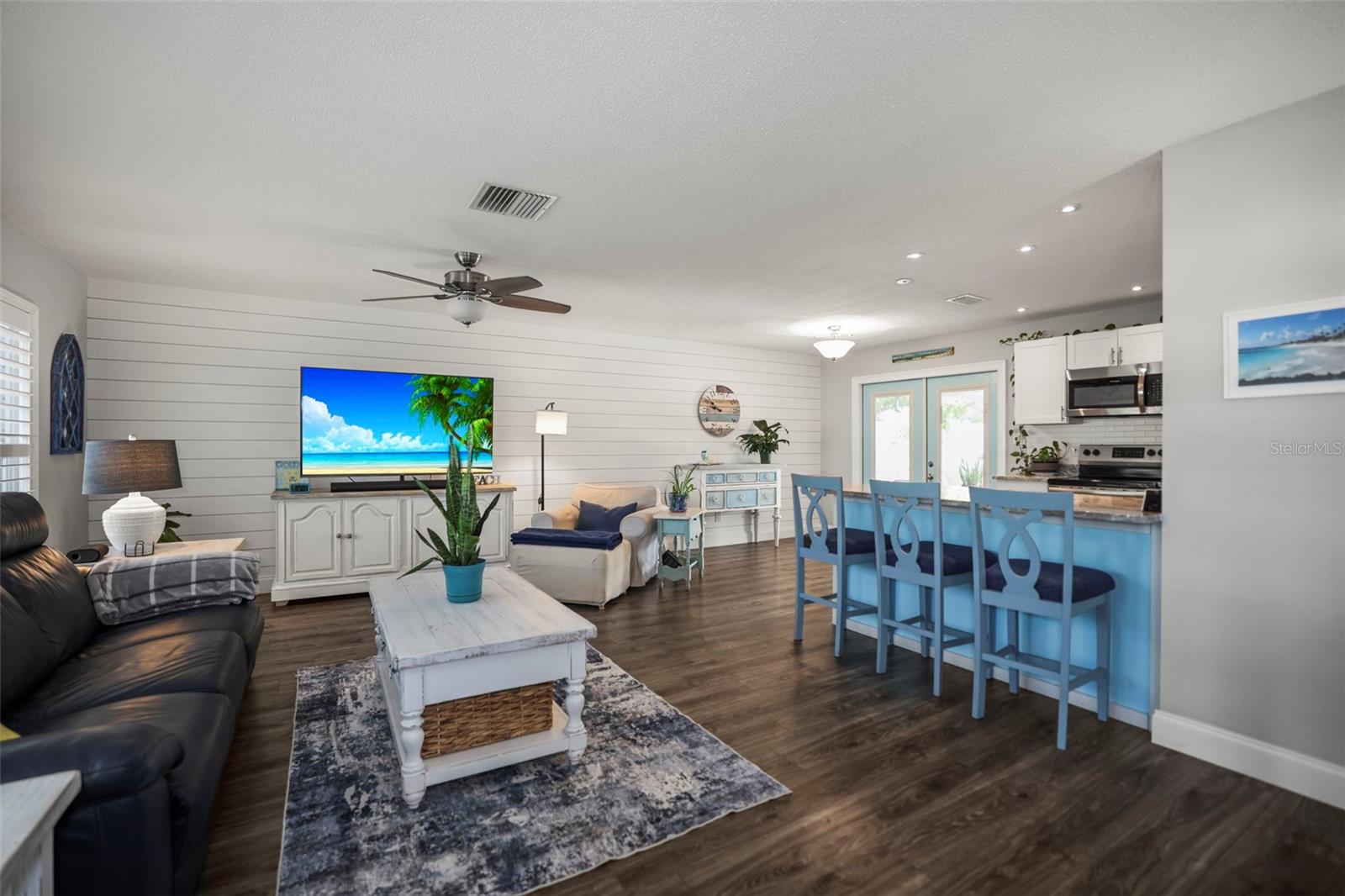 DUNEDIN ISLES ESTATES 1ST ADD - Residential