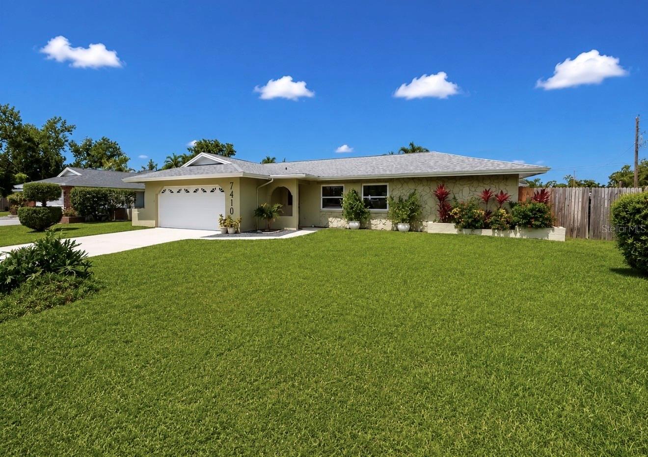 VILLAGE GREEN OF BRADENTON - Residential