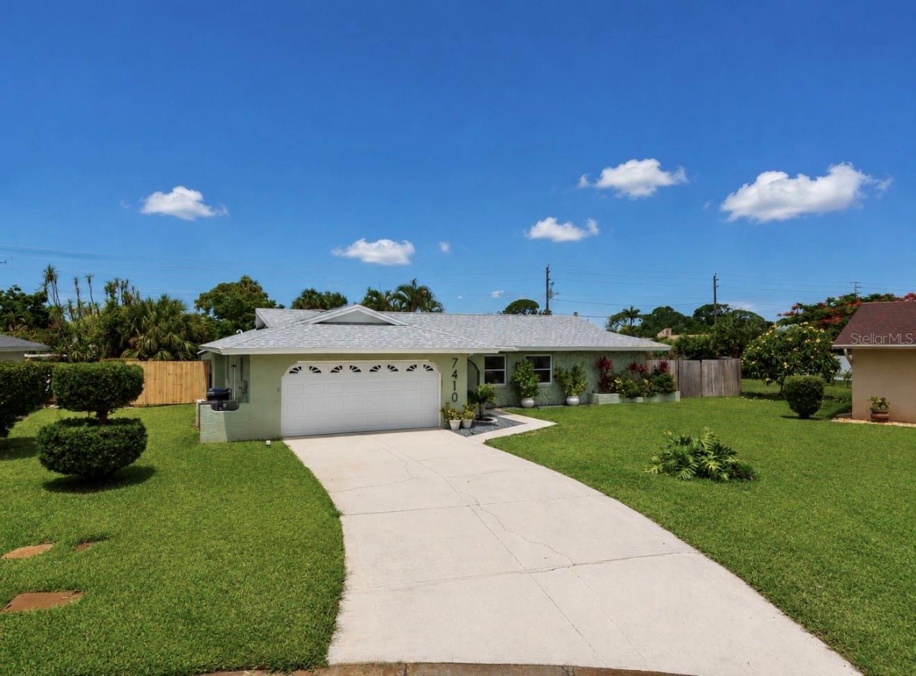 VILLAGE GREEN OF BRADENTON - Residential