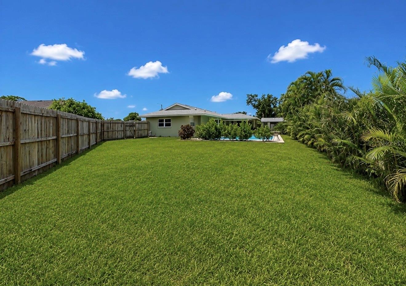 VILLAGE GREEN OF BRADENTON - Residential