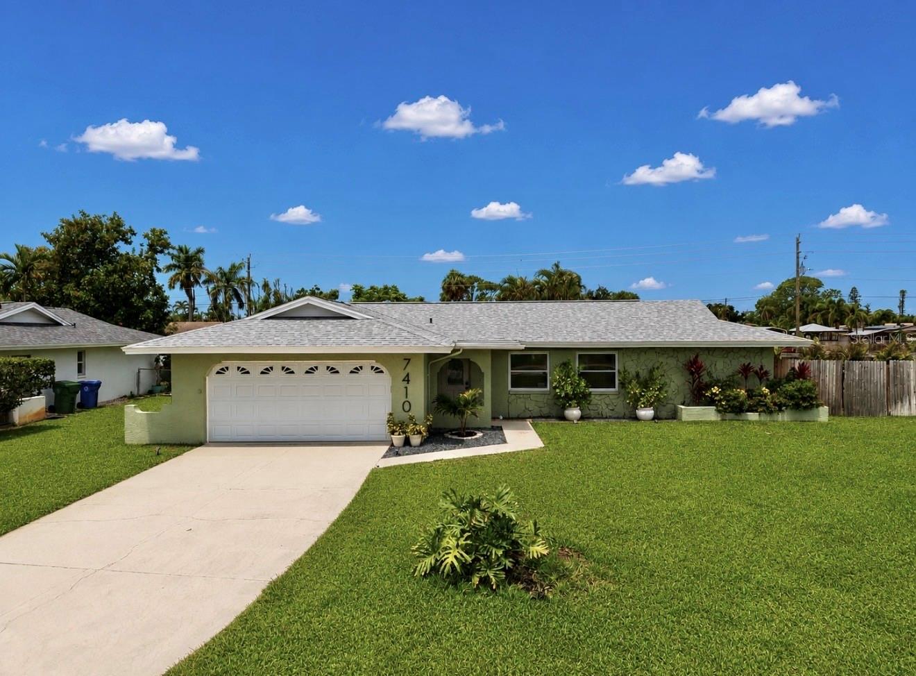 VILLAGE GREEN OF BRADENTON - Residential