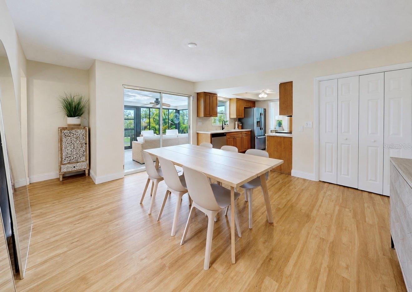 VILLAGE GREEN OF BRADENTON - Residential