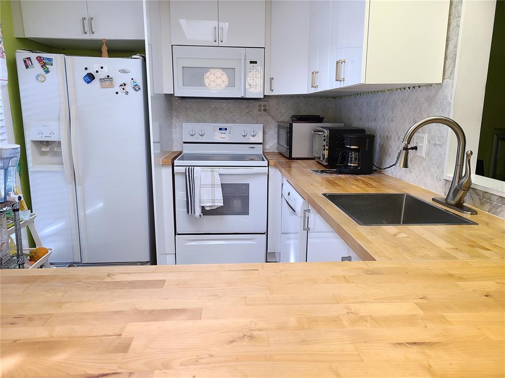 ELWOOD PARK RESUB BLKS70&72 UNREC - Residential