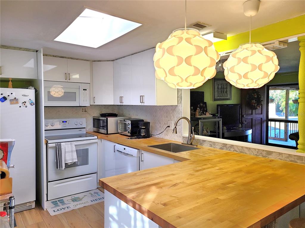 ELWOOD PARK RESUB BLKS70&72 UNREC - Residential