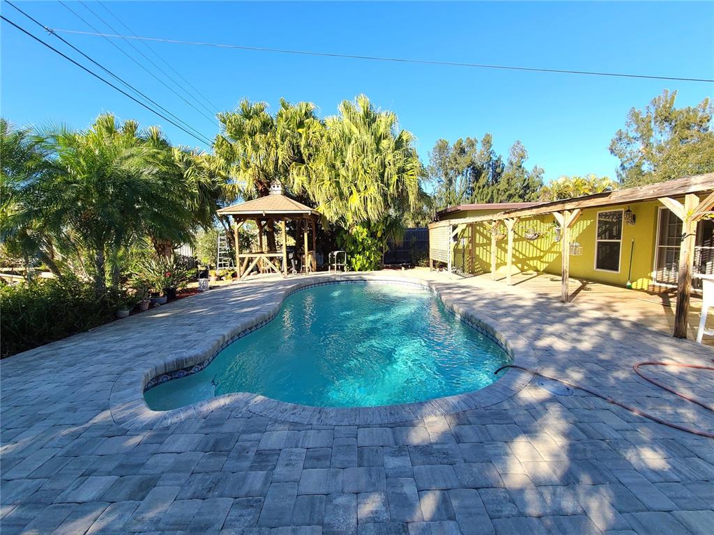 ELWOOD PARK RESUB BLKS70&72 UNREC - Residential