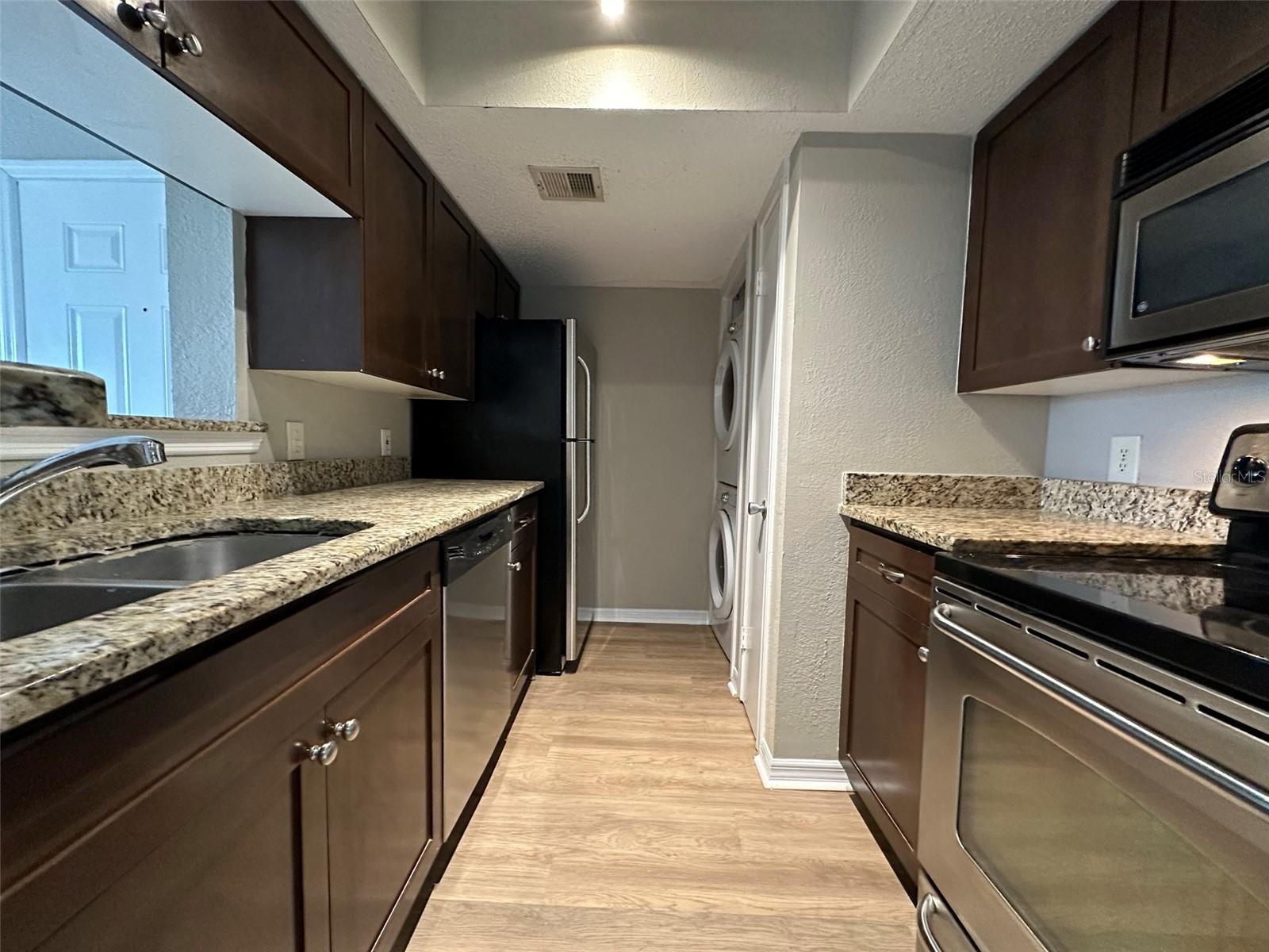 VANTAGE POINT CONDO - Residential Lease