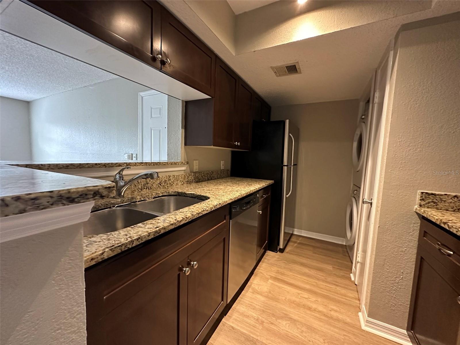 VANTAGE POINT CONDO - Residential Lease