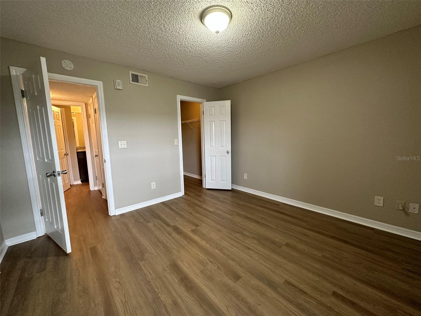 VANTAGE POINT CONDO - Residential Lease
