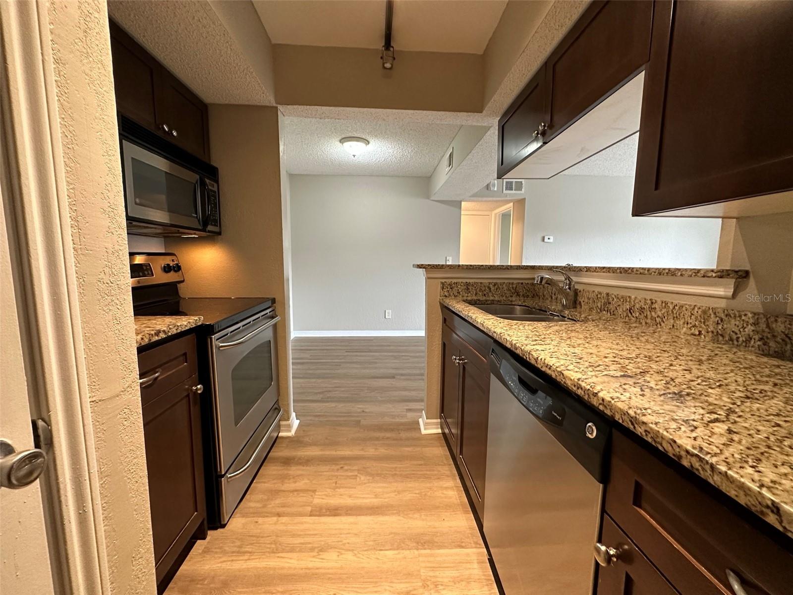 VANTAGE POINT CONDO - Residential Lease