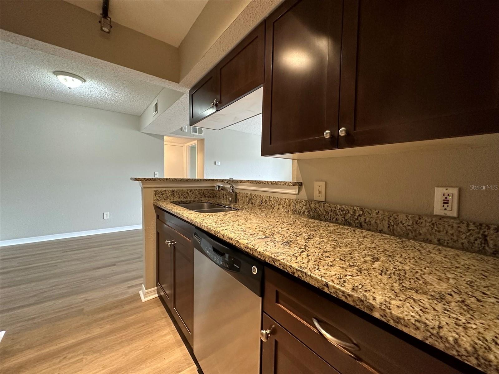 VANTAGE POINT CONDO - Residential Lease