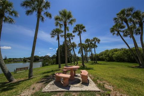 A home in ELLENTON