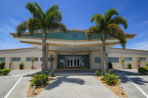 A home in ELLENTON