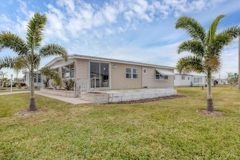 A home in ELLENTON