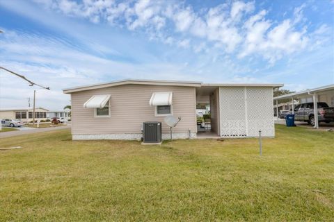 A home in ELLENTON