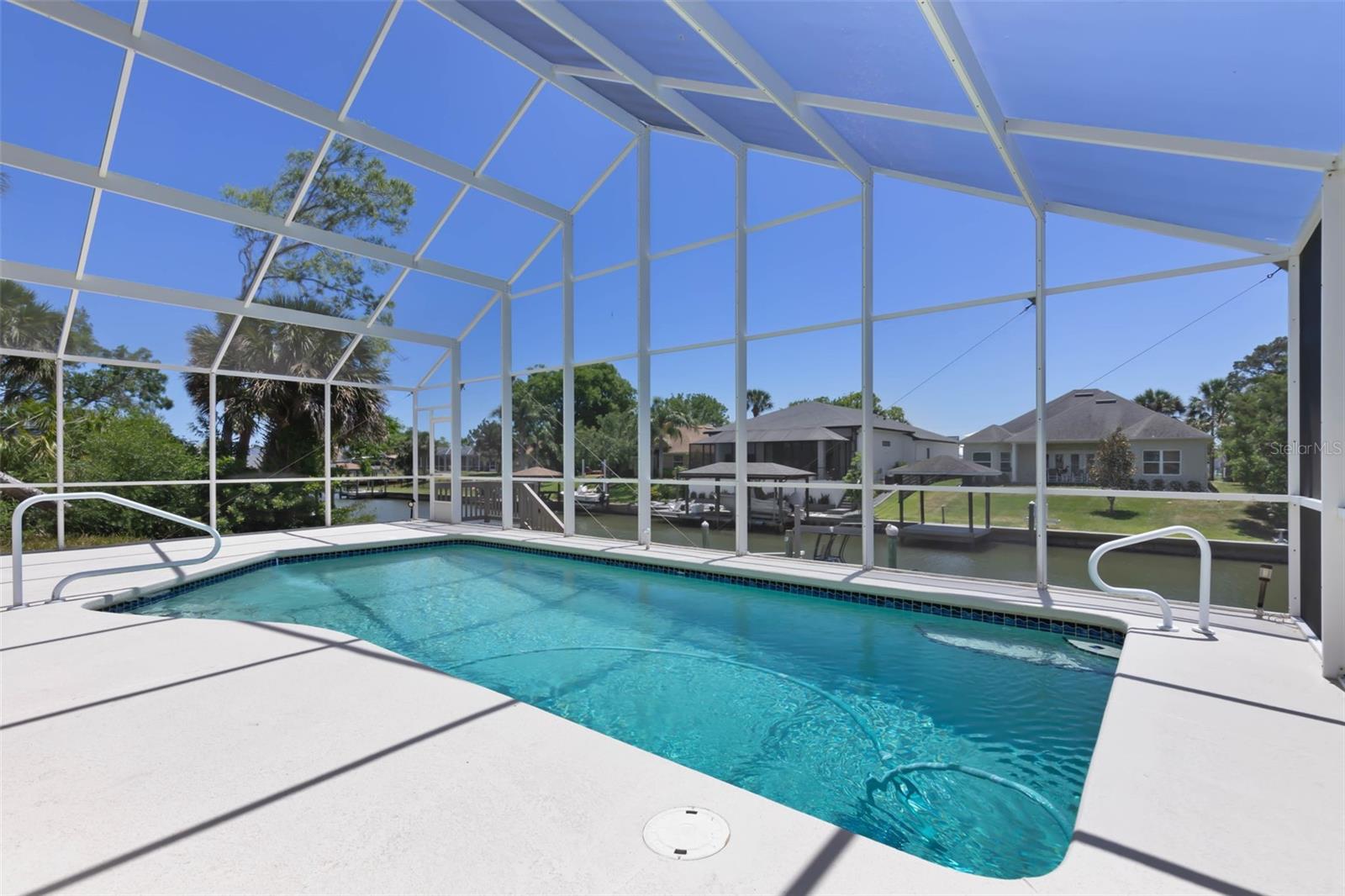 6 CROSSLEAF COURT E