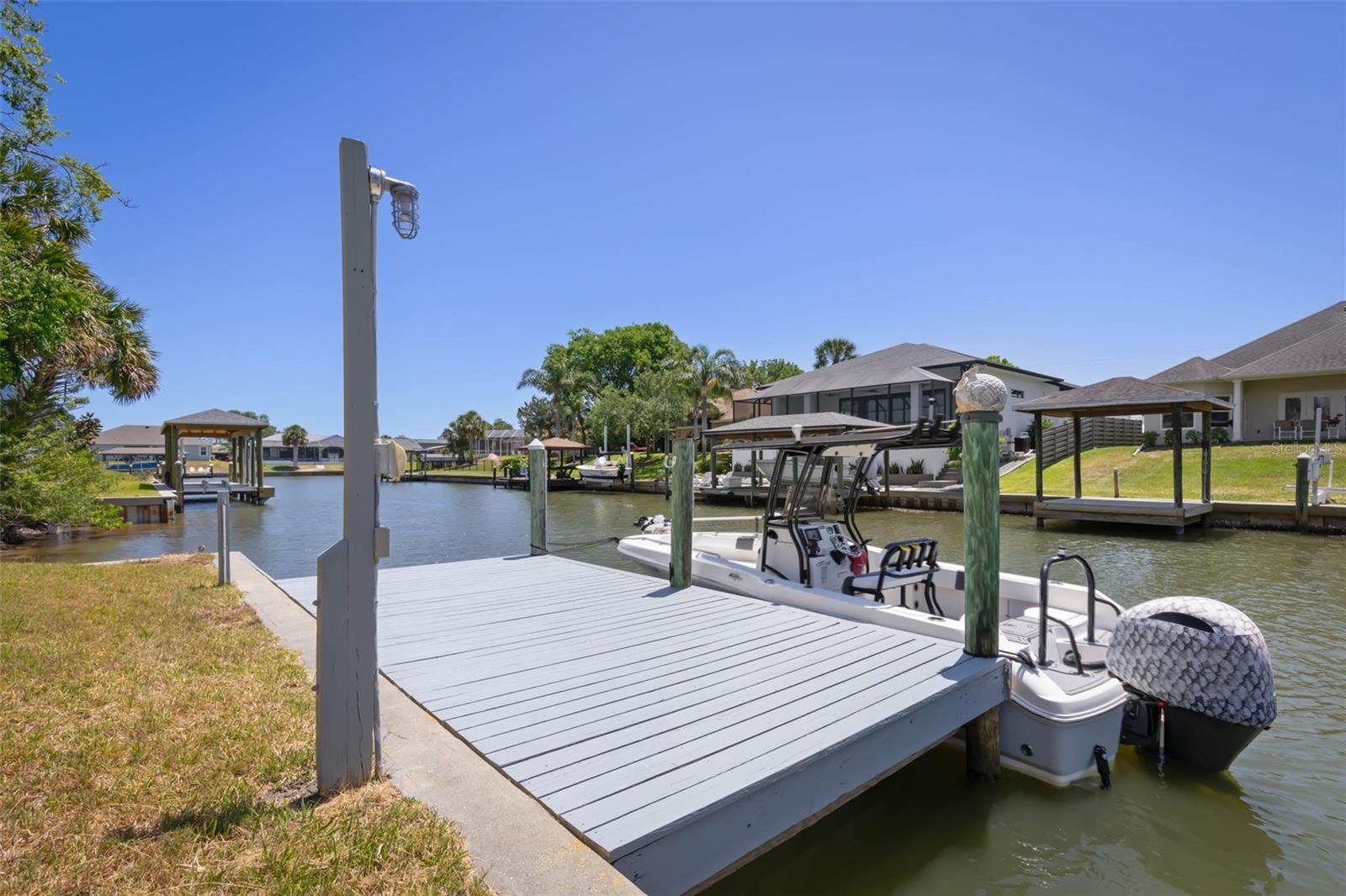 6 CROSSLEAF COURT E