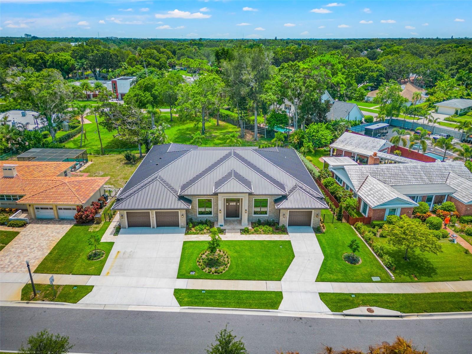 BELLEAIR ESTATES - Residential