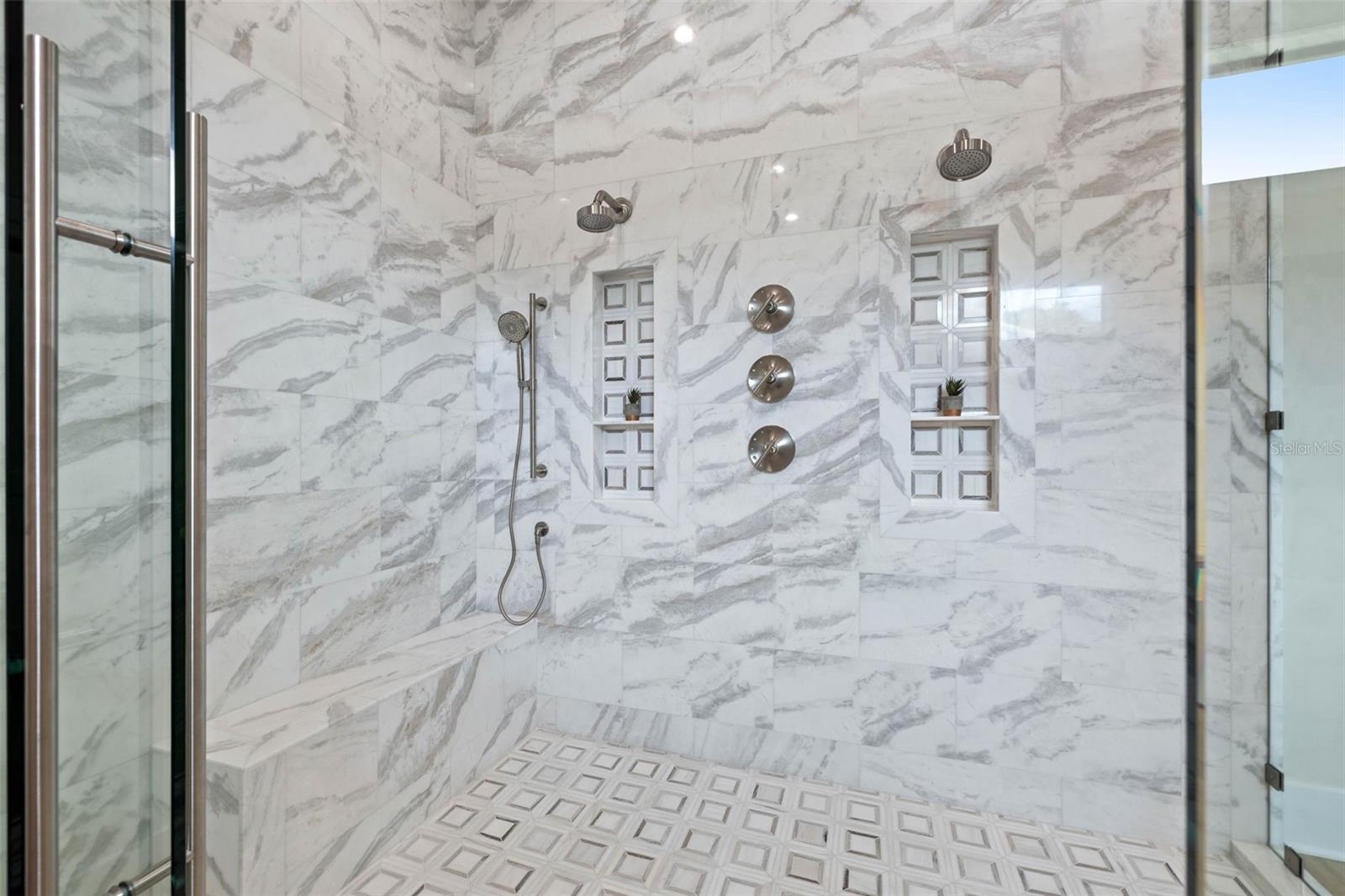 BELLEAIR ESTATES - Residential