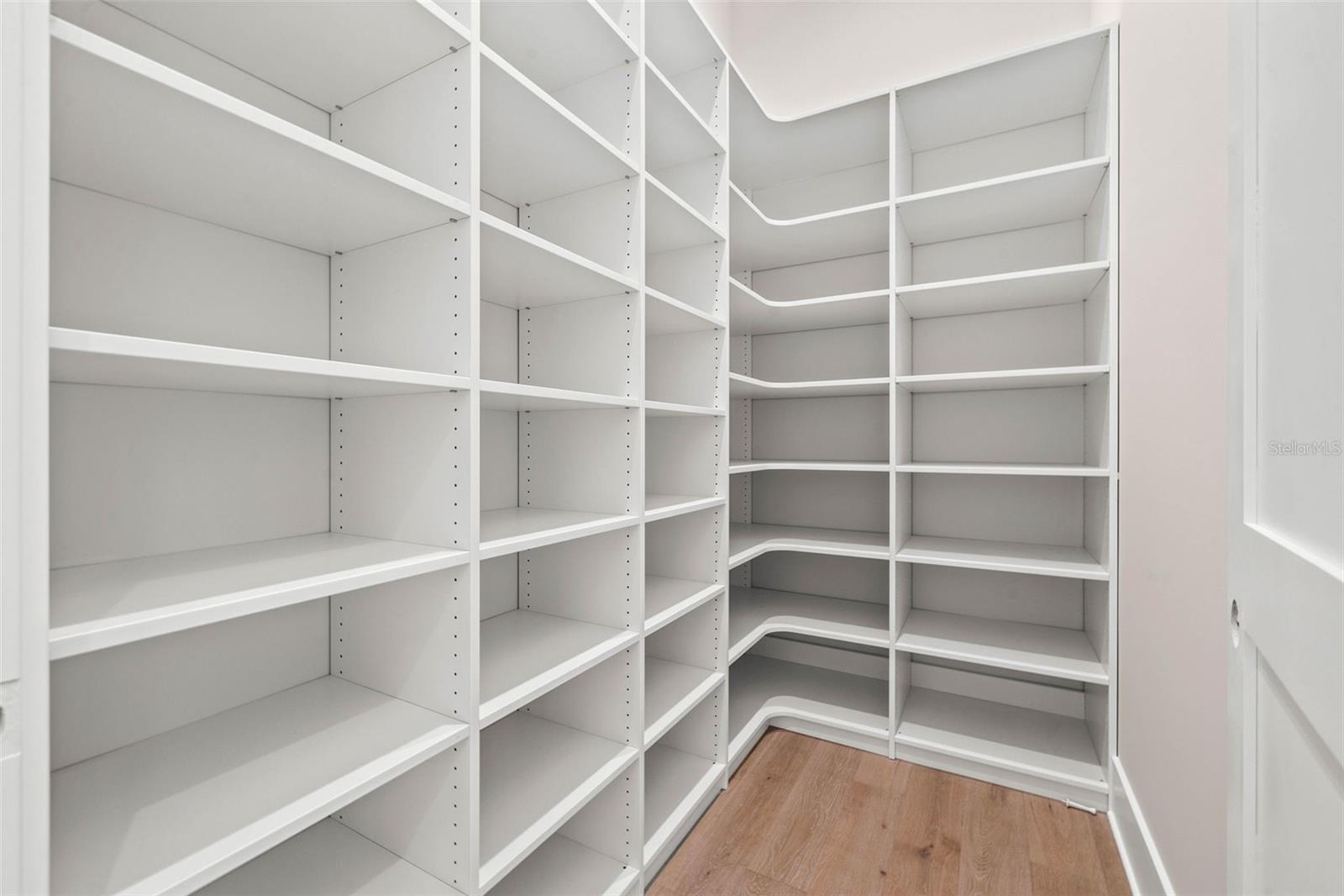 BELLEAIR ESTATES - Residential