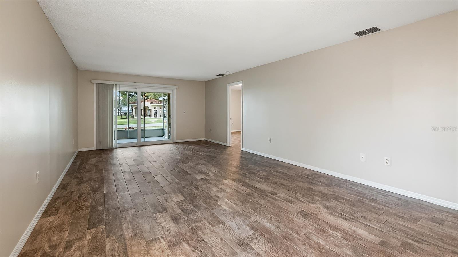 HOWEY LAKE SHORE HEIGHTS - Residential Lease