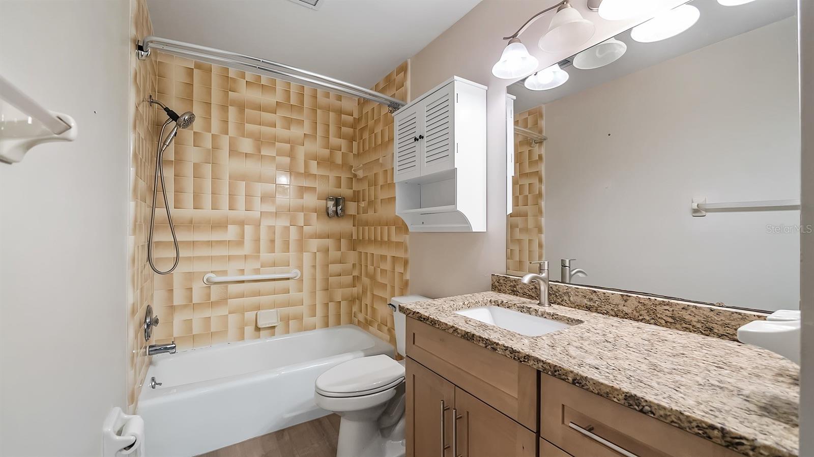 HOWEY LAKE SHORE HEIGHTS - Residential Lease