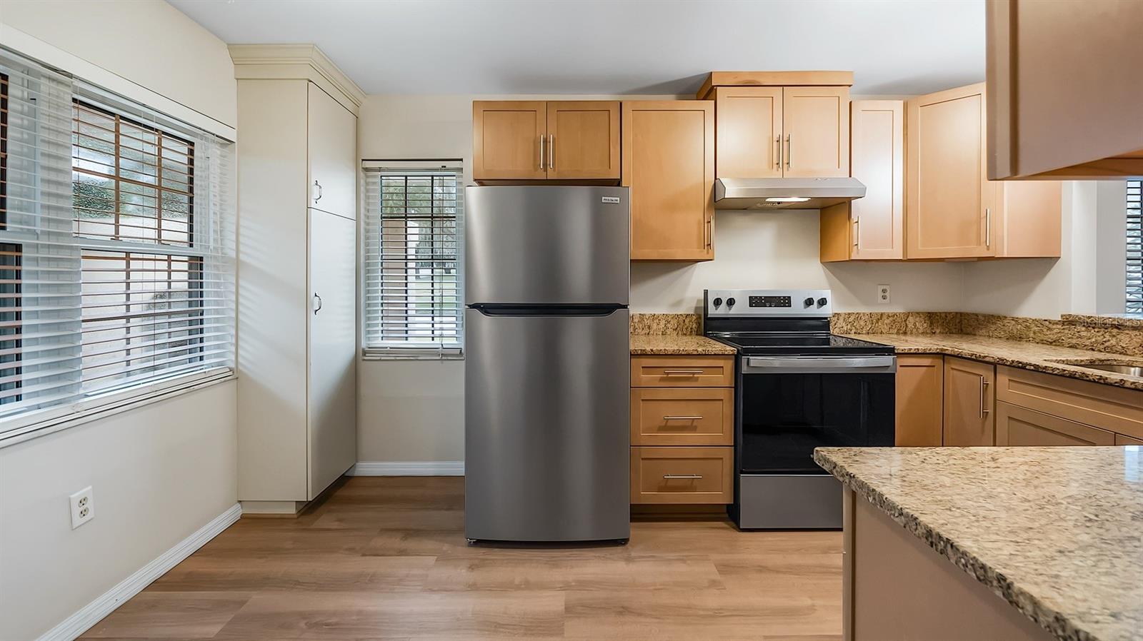 HOWEY LAKE SHORE HEIGHTS - Residential Lease