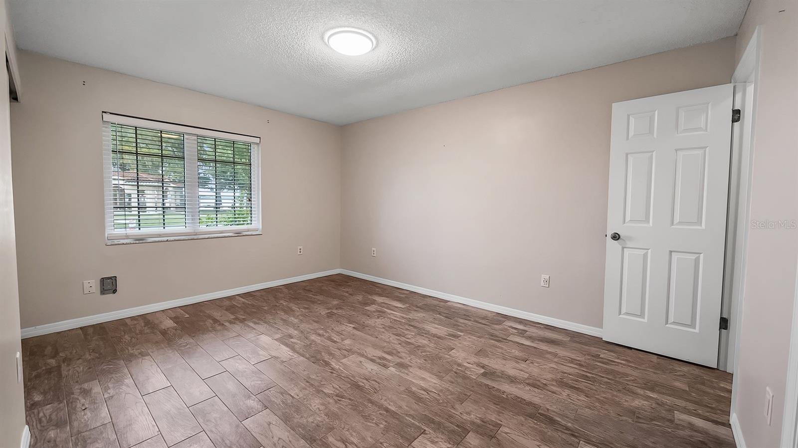 HOWEY LAKE SHORE HEIGHTS - Residential Lease