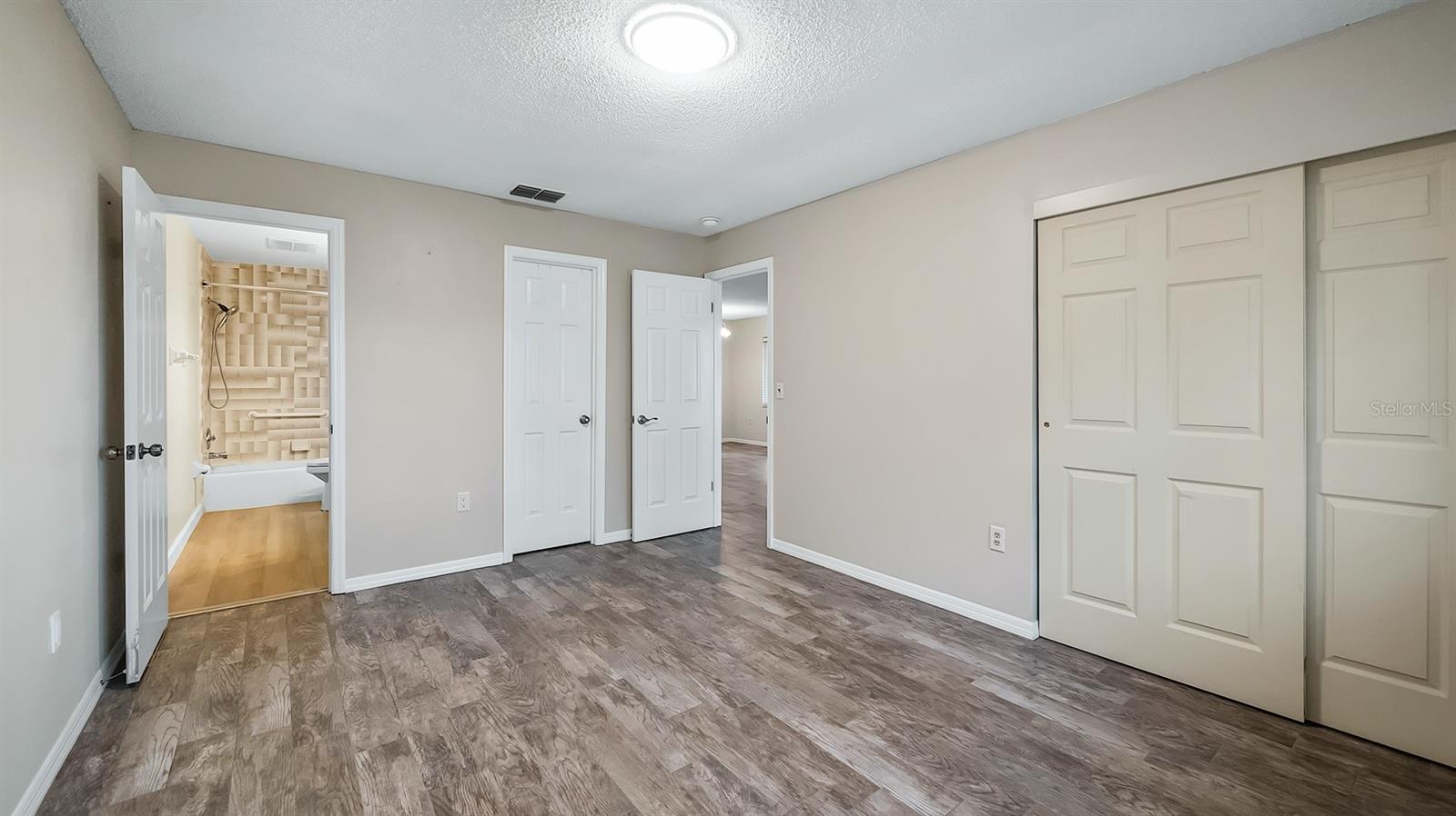 HOWEY LAKE SHORE HEIGHTS - Residential Lease