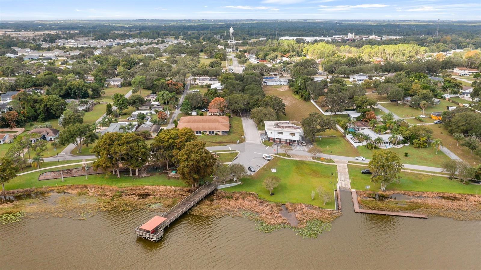 HOWEY LAKE SHORE HEIGHTS - Residential Lease