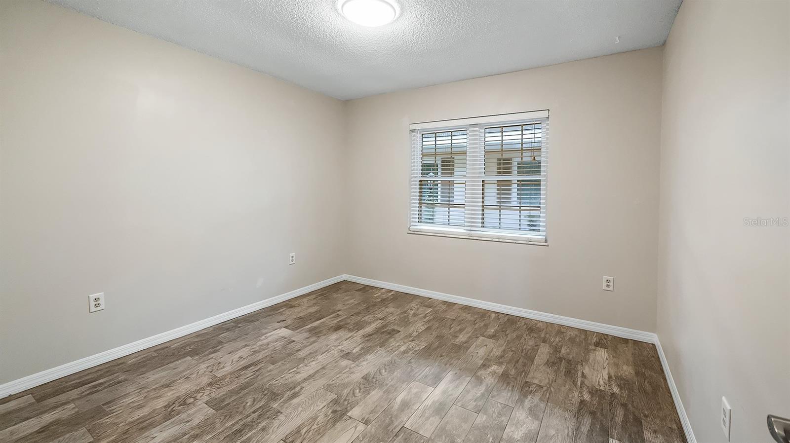 HOWEY LAKE SHORE HEIGHTS - Residential Lease