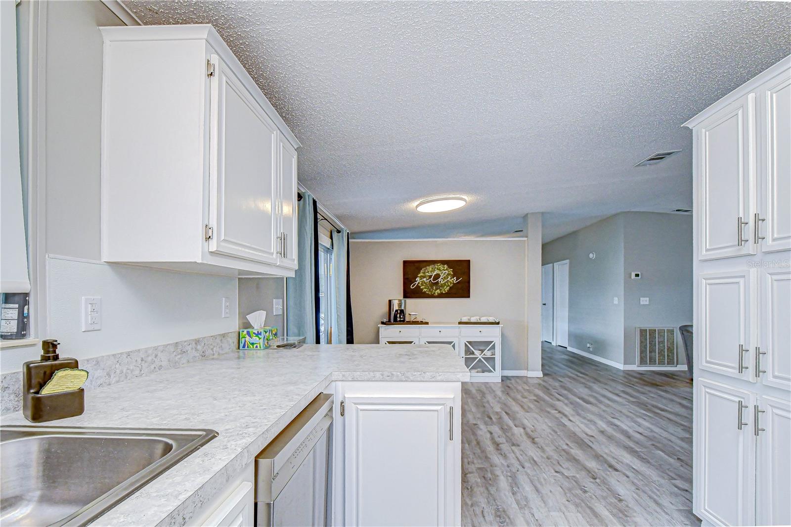 TIMBER LAKE ESTATES - Residential