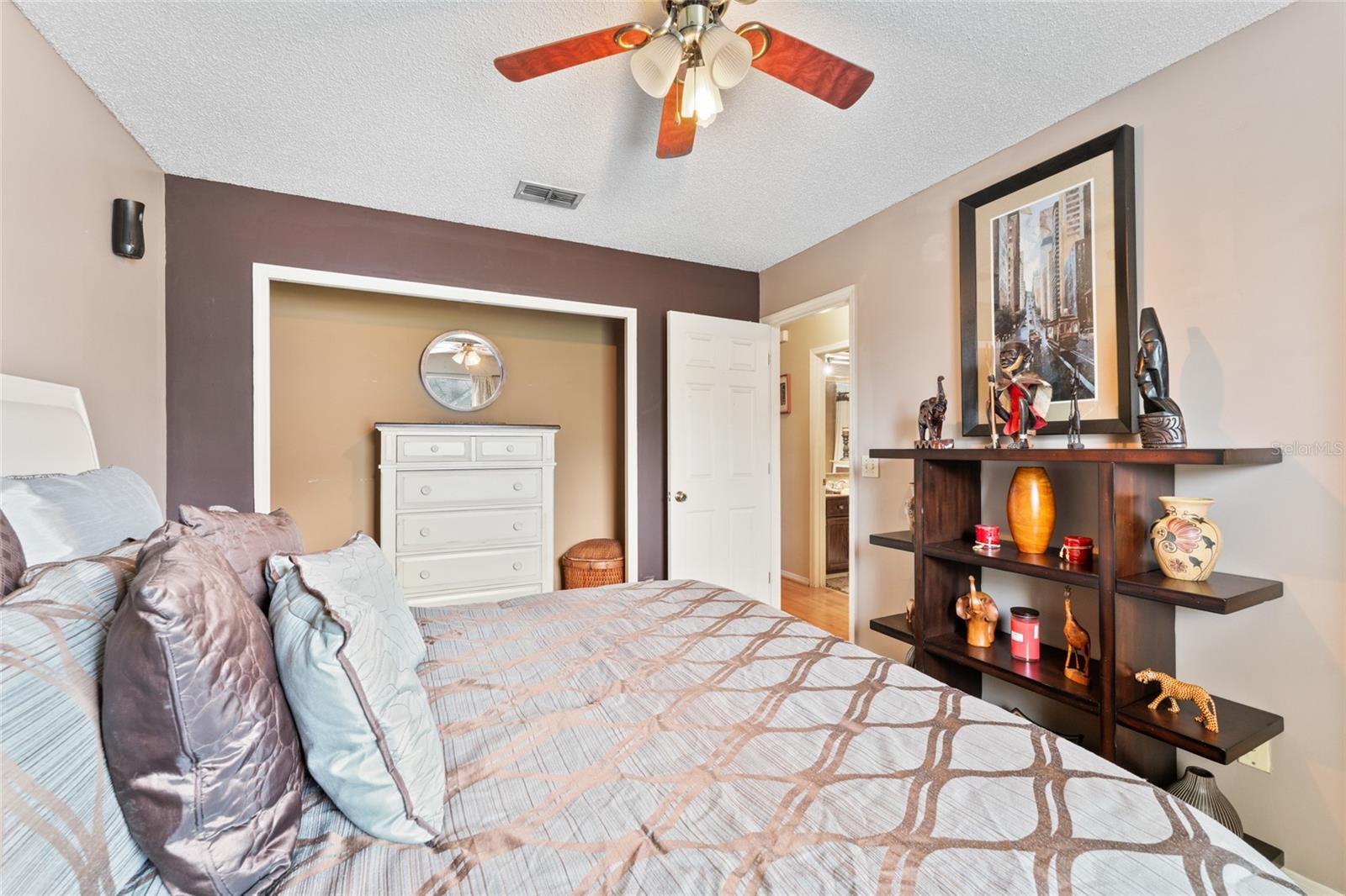 ARGYLE FORST CHIM LKE U15 - Residential