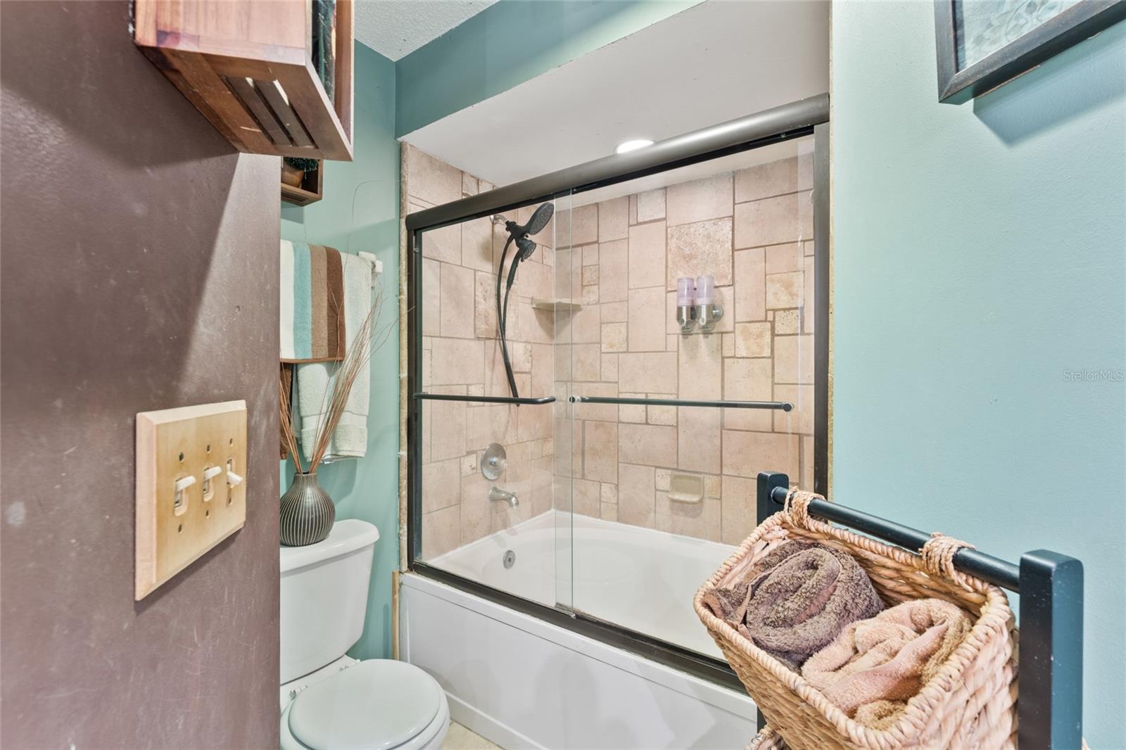 ARGYLE FORST CHIM LKE U15 - Residential