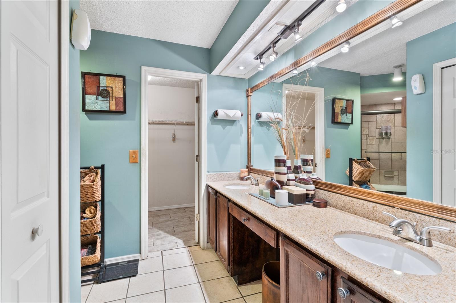 ARGYLE FORST CHIM LKE U15 - Residential